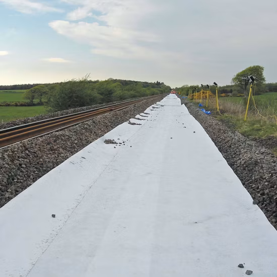 Produttore cinese CE/ASTM/GB Standard PP/Pet Geotessile in feltro agugliato per costruzioni stradali in agricoltura, discarica, lago, miniera, tunnel